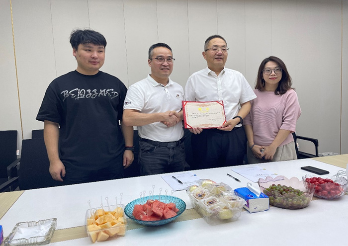 恩伯瑞(東莞)聘請中(zhōng)略咨詢顧問團隊擔任首席顧問